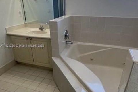 Снять в аренду виллу или дом в Майами, Флорида 3 спальни, 156.54м2, № 1975400 - фото 6