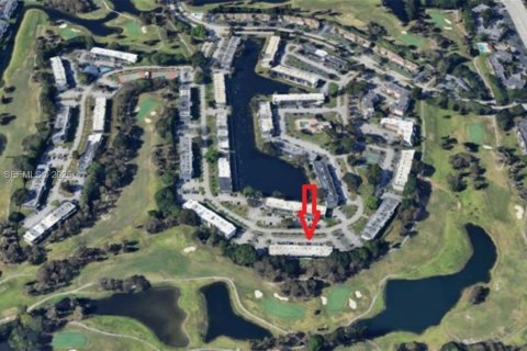 Снять в аренду кондоминиум в Тамарак, Флорида 2 спальни, 88.16м2, № 1991559 - фото 3