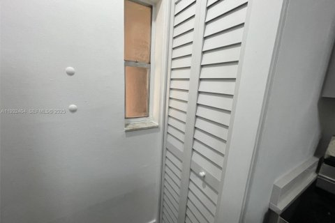 Снять в аренду кондоминиум в Тамарак, Флорида 2 спальни, 88.16м2, № 1991559 - фото 22