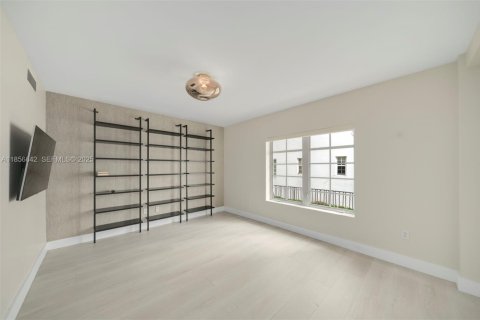 Купить кондоминиум в Майами-Бич, Флорида 1 спальня, 60.48м2, № 2043510 - фото 3