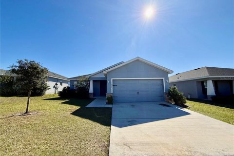 House in Haines City, Florida 4 bedrooms, 151.06 sq.m. № 2128050 - photo 2