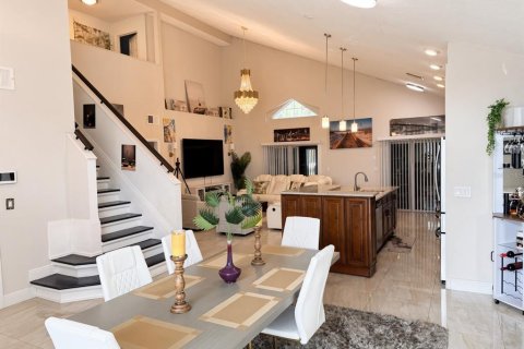 Casa en venta en Kissimmee, Florida, 4 dormitorios, 230.86 m2 № 2304691 - foto 4
