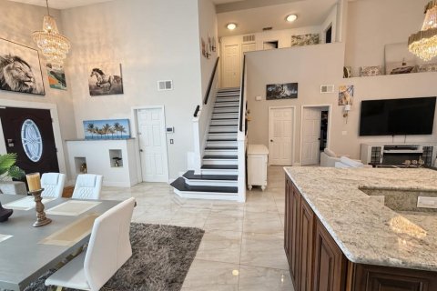 Casa en venta en Kissimmee, Florida, 4 dormitorios, 230.86 m2 № 2304691 - foto 7