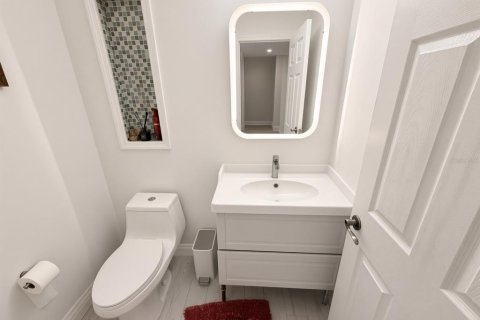 Casa en venta en Kissimmee, Florida, 4 dormitorios, 230.86 m2 № 2304691 - foto 16
