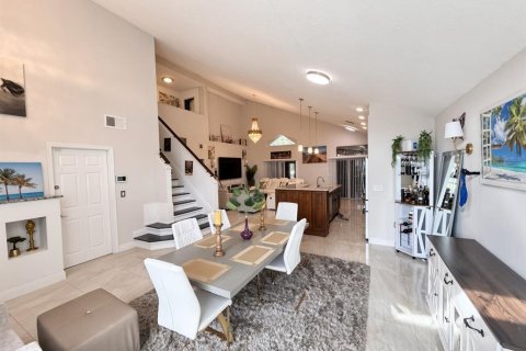 Casa en venta en Kissimmee, Florida, 4 dormitorios, 230.86 m2 № 2304691 - foto 9