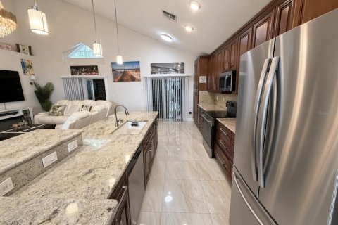 Casa en venta en Kissimmee, Florida, 4 dormitorios, 230.86 m2 № 2304691 - foto 10