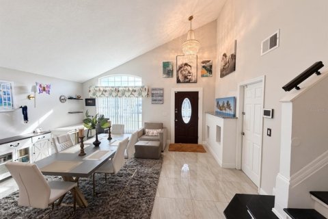Casa en venta en Kissimmee, Florida, 4 dormitorios, 230.86 m2 № 2304691 - foto 3