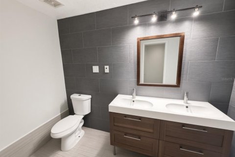 Casa en venta en Kissimmee, Florida, 4 dormitorios, 230.86 m2 № 2304691 - foto 19