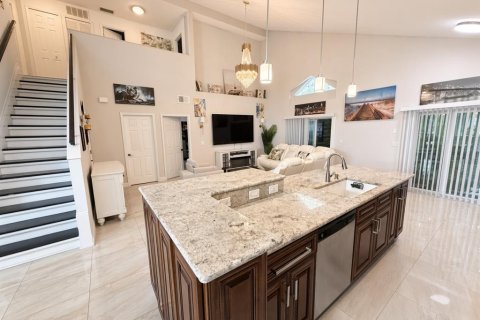 Casa en venta en Kissimmee, Florida, 4 dormitorios, 230.86 m2 № 2304691 - foto 2