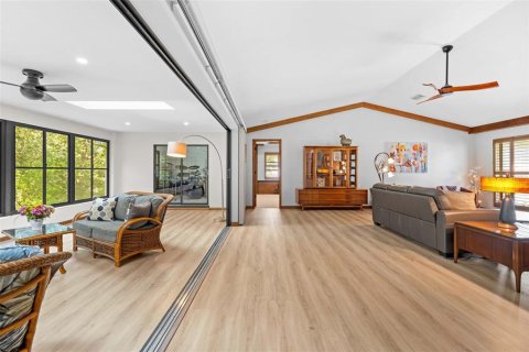 Villa ou maison à vendre à Homosassa, Floride: 3 chambres, 234.49 m2 № 2418740 - photo 14