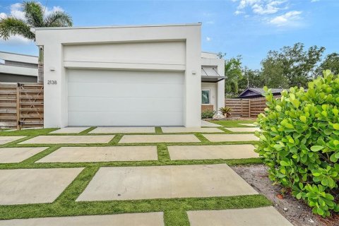 Casa en venta en Sarasota, Florida, 5 dormitorios, 241.17 m2 № 2129032 - foto 3