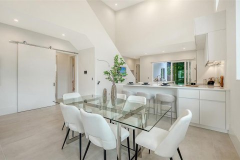 Casa en venta en Sarasota, Florida, 5 dormitorios, 241.17 m2 № 2129032 - foto 9