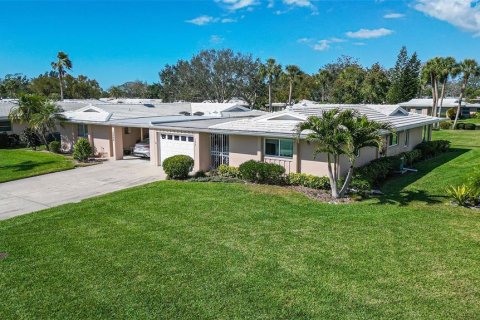 Condo in Sarasota, Florida, 2 bedrooms  № 1530177 - photo 1