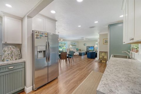 Condo in Sarasota, Florida, 2 bedrooms  № 1530177 - photo 24