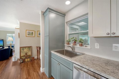 Condo in Sarasota, Florida, 2 bedrooms  № 1530177 - photo 21