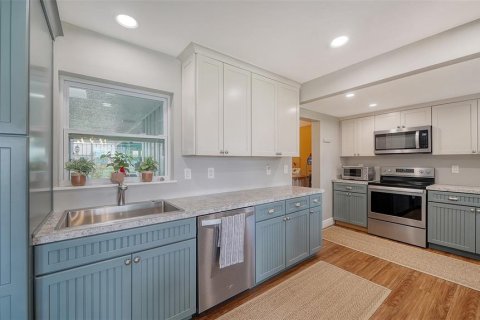 Condo in Sarasota, Florida, 2 bedrooms  № 1530177 - photo 20