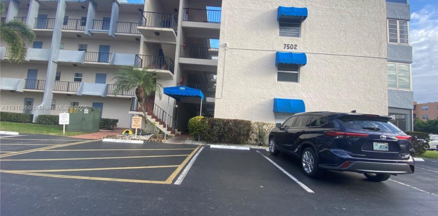 Condo in Sunrise, Florida, 2 bedrooms  № 1970605