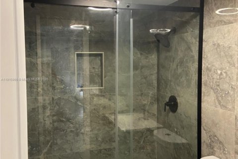 Condo in Sunrise, Florida, 2 bedrooms  № 1970605 - photo 19