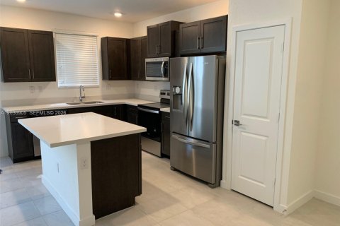 Adosado en alquiler en Homestead, Florida, 4 dormitorios, 127.65 m2 № 2085592 - foto 4