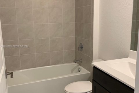 Adosado en alquiler en Homestead, Florida, 4 dormitorios, 127.65 m2 № 2085592 - foto 13