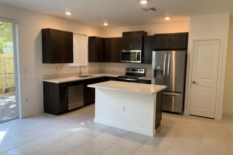 Adosado en alquiler en Homestead, Florida, 4 dormitorios, 127.65 m2 № 2085592 - foto 7