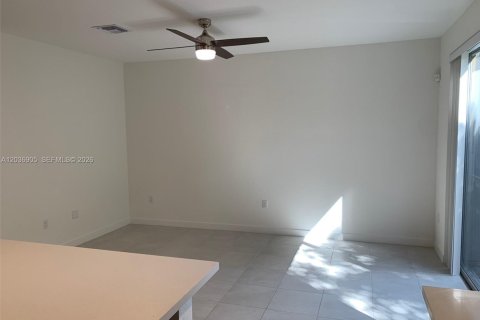 Adosado en alquiler en Homestead, Florida, 4 dormitorios, 127.65 m2 № 2085592 - foto 11