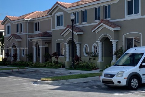 Adosado en alquiler en Homestead, Florida, 4 dormitorios, 127.65 m2 № 2085592 - foto 2