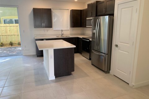 Adosado en alquiler en Homestead, Florida, 4 dormitorios, 127.65 m2 № 2085592 - foto 6