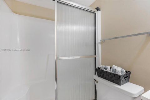 Condo in Hollywood, Florida, 2 bedrooms  № 1947930 - photo 28