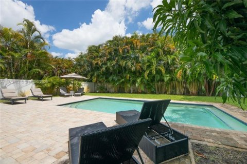 House in Oakland Park, Florida 3 bedrooms, 152.36 sq.m. № 2033242 - photo 19