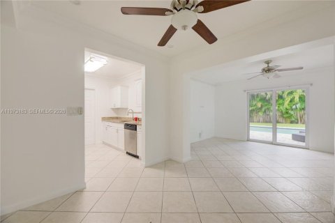 House in Oakland Park, Florida 3 bedrooms, 152.36 sq.m. № 2033242 - photo 8