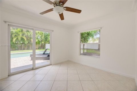 House in Oakland Park, Florida 3 bedrooms, 152.36 sq.m. № 2033242 - photo 6
