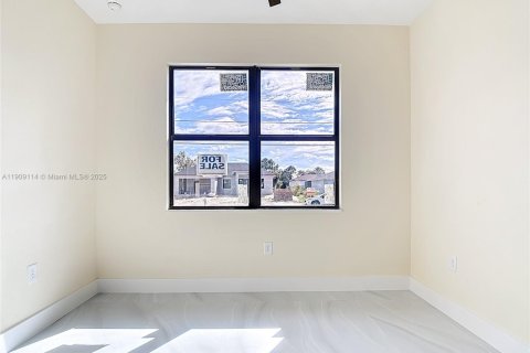 Casa en venta en Lehigh Acres, Florida, 3 dormitorios № 1965124 - foto 28