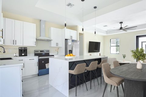 Casa en venta en Lehigh Acres, Florida, 3 dormitorios № 1965124 - foto 5