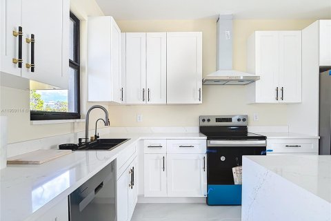 Casa en venta en Lehigh Acres, Florida, 3 dormitorios № 1965124 - foto 22