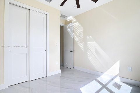 Casa en venta en Lehigh Acres, Florida, 3 dormitorios № 1965124 - foto 29