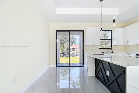 Casa en venta en Lehigh Acres, Florida, 3 dormitorios № 1965124 - foto 25