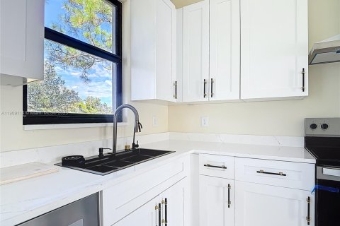 Casa en venta en Lehigh Acres, Florida, 3 dormitorios № 1965124 - foto 21