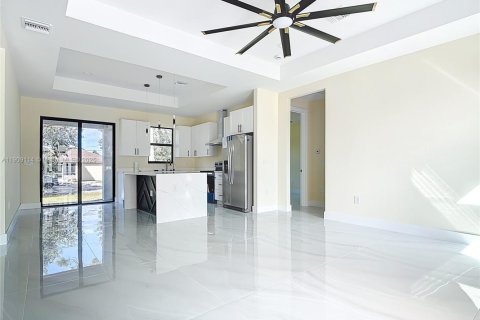 Casa en venta en Lehigh Acres, Florida, 3 dormitorios № 1965124 - foto 9