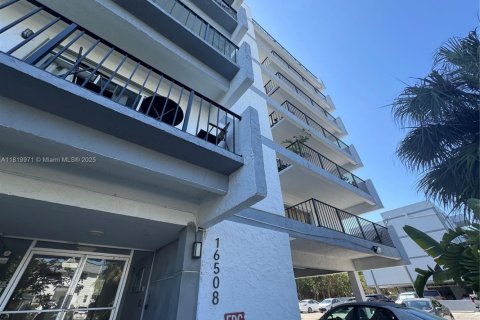 Condominio en venta en North Miami Beach, Florida, 2 dormitorios, 110.55 m2 № 1777743 - foto 2