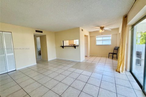 Condominio en venta en North Miami Beach, Florida, 2 dormitorios, 110.55 m2 № 1777743 - foto 8