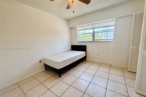 Condominio en venta en North Miami Beach, Florida, 2 dormitorios, 110.55 m2 № 1777743 - foto 16