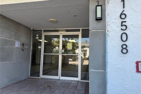 Condominio en venta en North Miami Beach, Florida, 2 dormitorios, 110.55 m2 № 1777743 - foto 1