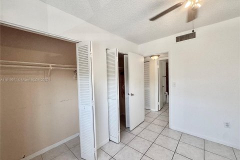 Condominio en venta en North Miami Beach, Florida, 2 dormitorios, 110.55 m2 № 1777743 - foto 18