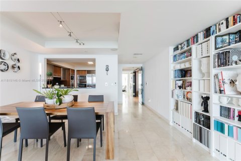 Condominio en venta en Miami, Florida, 3 dormitorios, 197.88 m2 № 1936968 - foto 7
