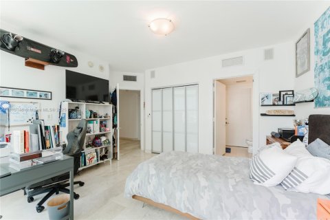 Condominio en venta en Miami, Florida, 3 dormitorios, 197.88 m2 № 1936968 - foto 21