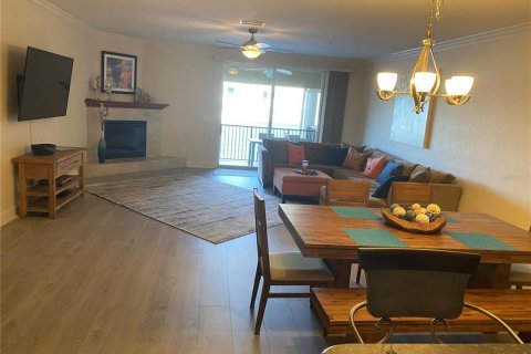 Townhouse in Treasure Island, Florida 3 bedrooms, 260.59 sq.m. № 1819057 - photo 7