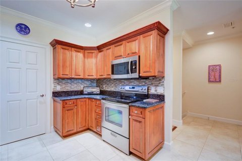 Townhouse in Treasure Island, Florida 3 bedrooms, 260.59 sq.m. № 1819057 - photo 15