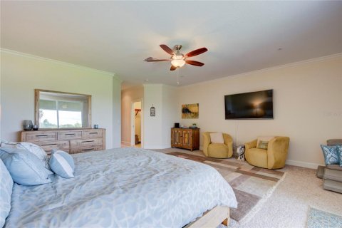 Townhouse in Treasure Island, Florida 3 bedrooms, 260.59 sq.m. № 1819057 - photo 20
