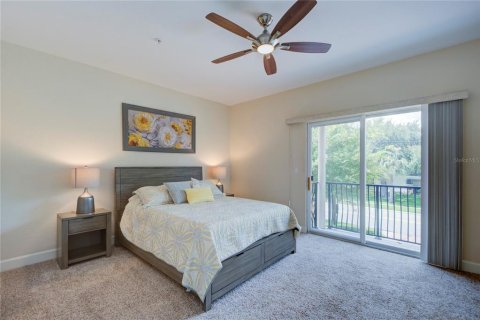 Townhouse in Treasure Island, Florida 3 bedrooms, 260.59 sq.m. № 1819057 - photo 27